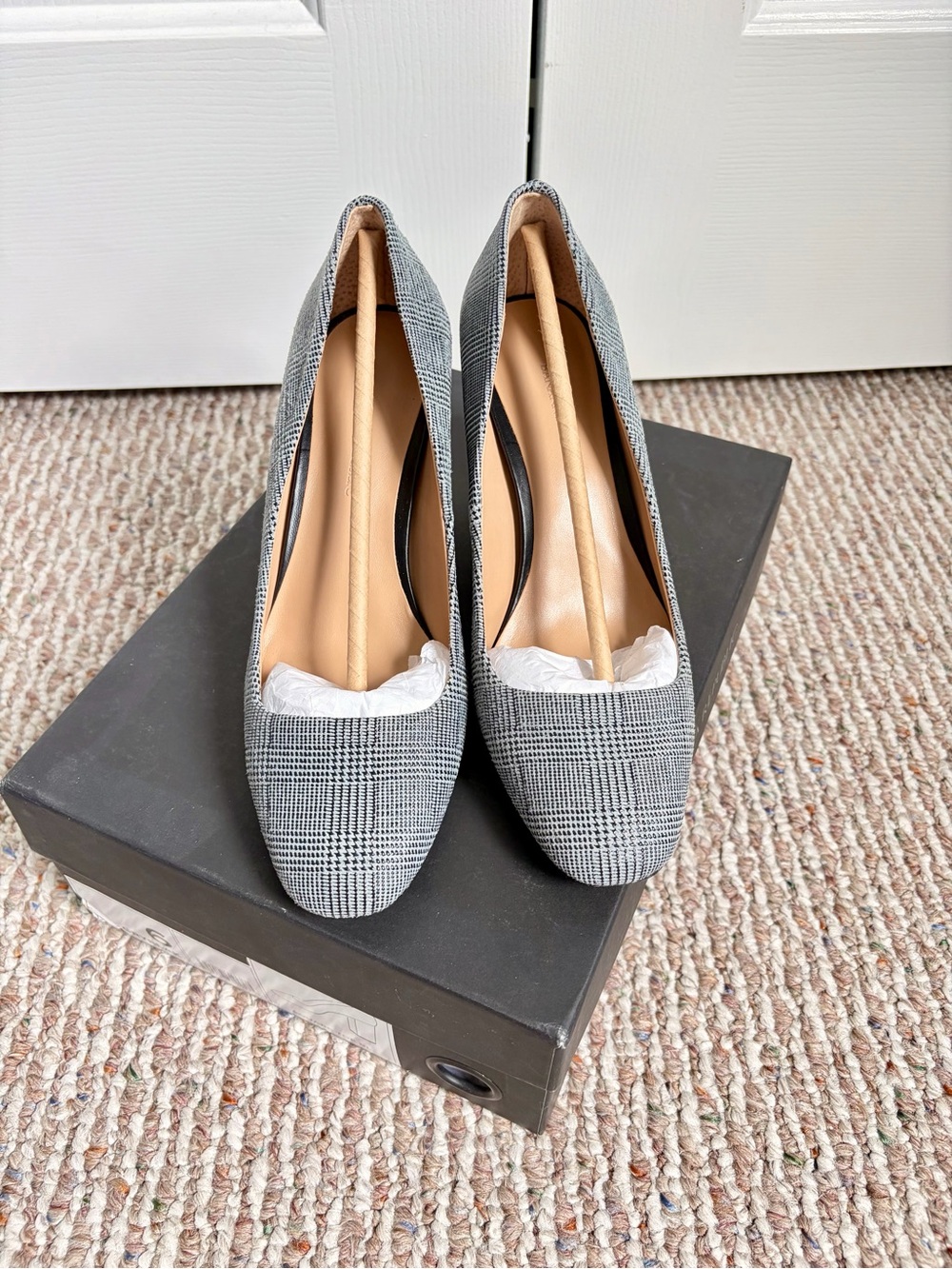 Banana Republic Grey Plaid Square-Toe Block Heels sz 6